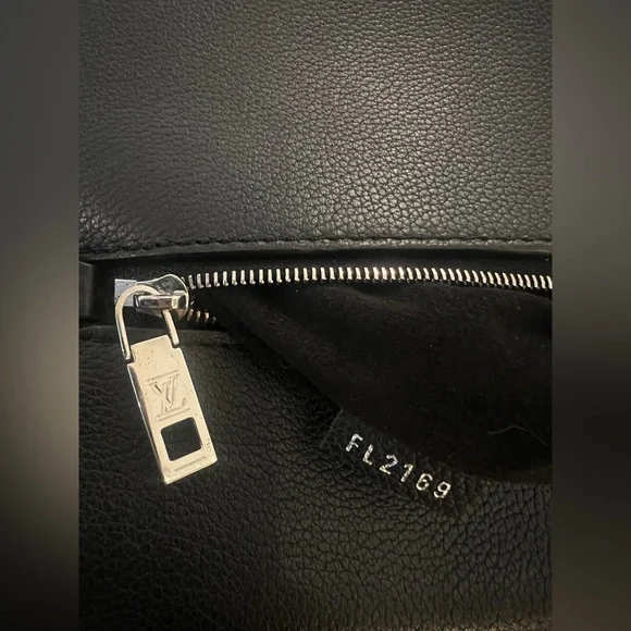 LOUIS VUITTON Soft Calfskin My Lockme Top Handle in Black - Picture 10 of 15